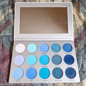 💙 Kara Beauty Smoky Blue Eyeshadow Palette | Lightly Swatched